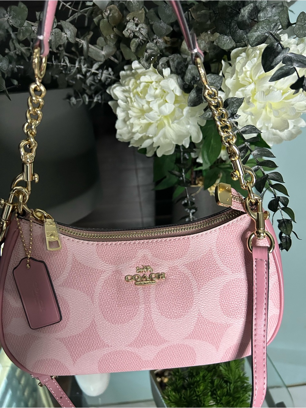 Coach Small pink Shoulder Bag - Picture 2 of 6